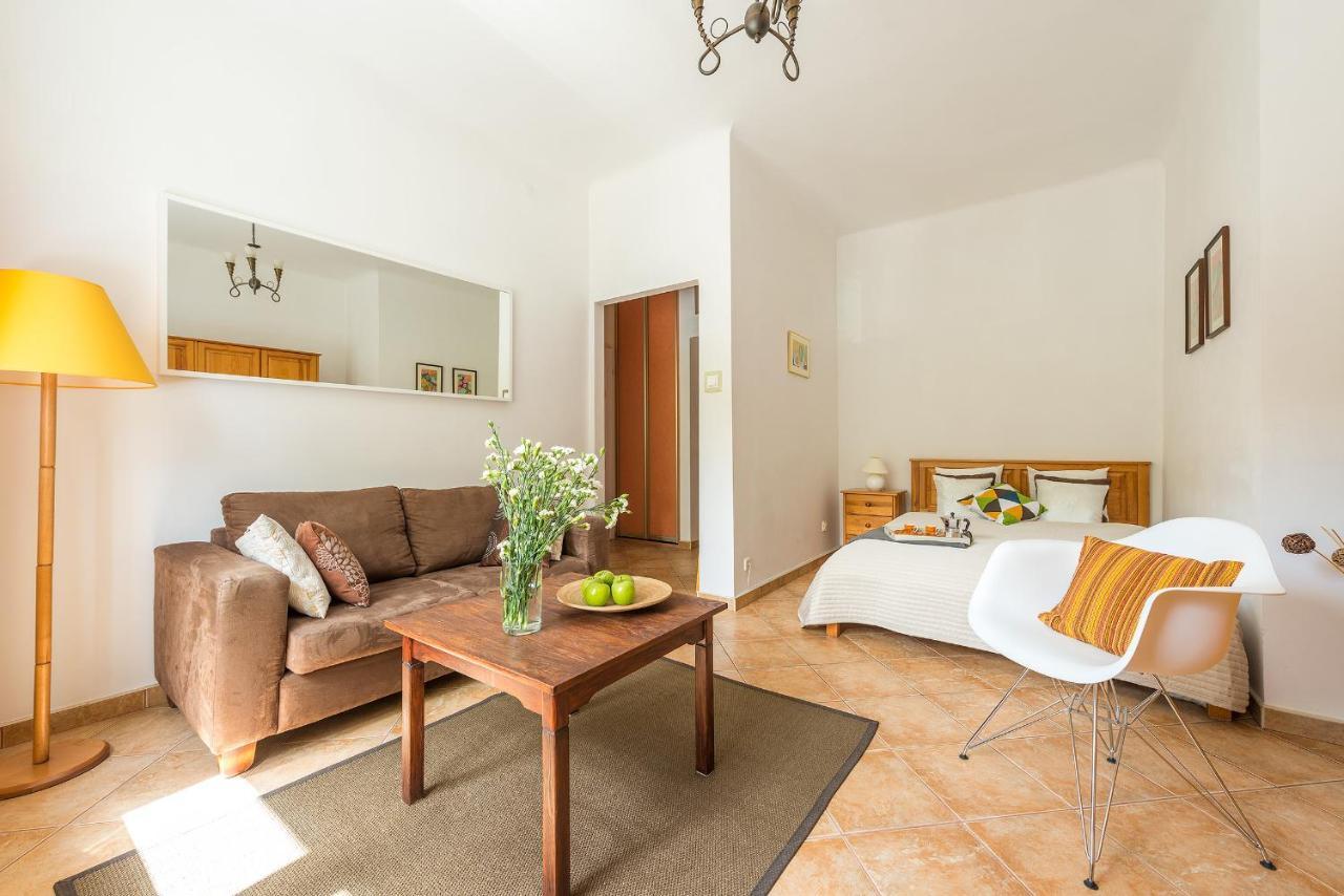ורשה Zbawiciela Square P&O Serviced Apartments מראה חיצוני תמונה